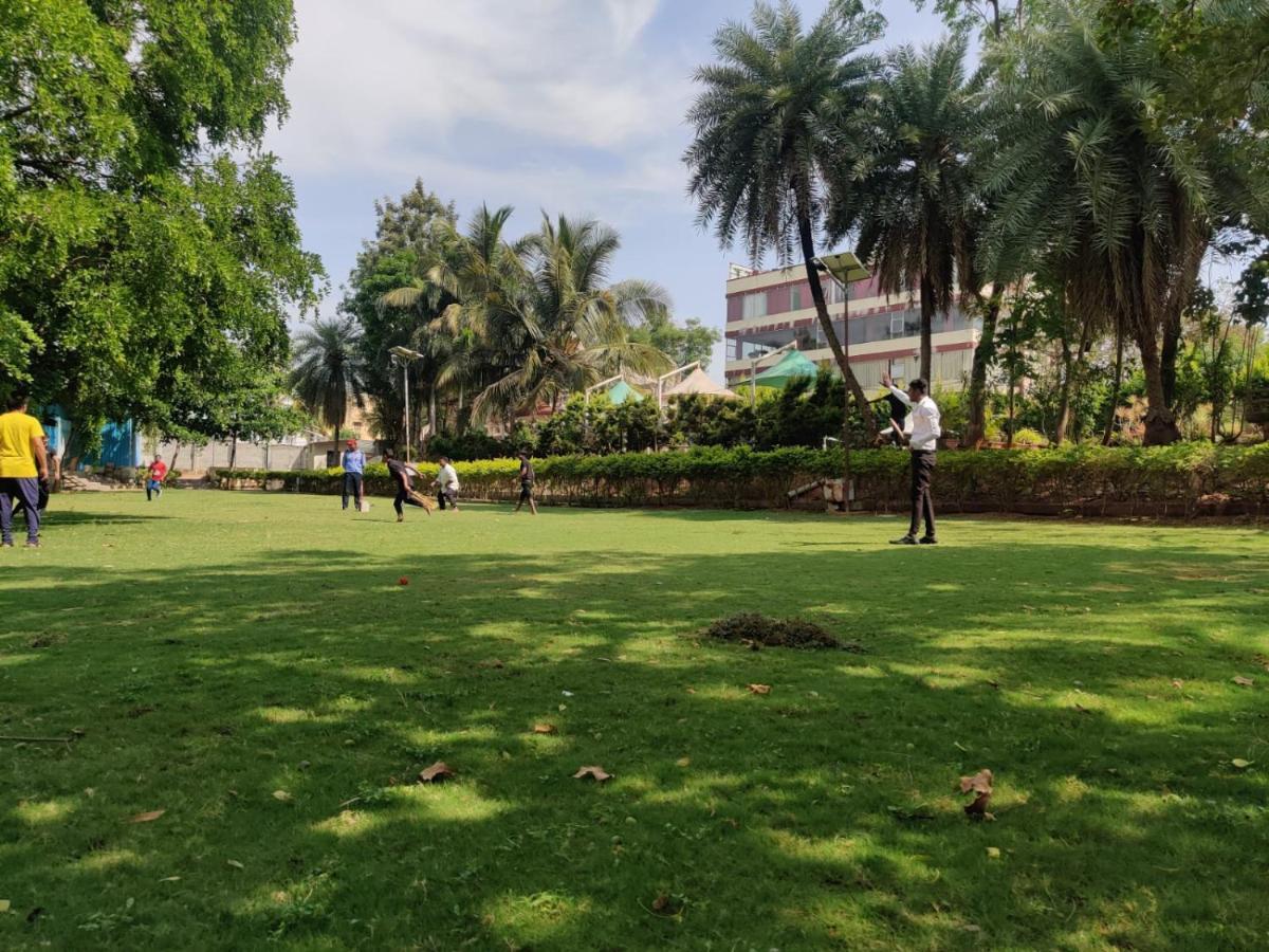 The Garden Asia Resort Bangalore Bagian luar foto